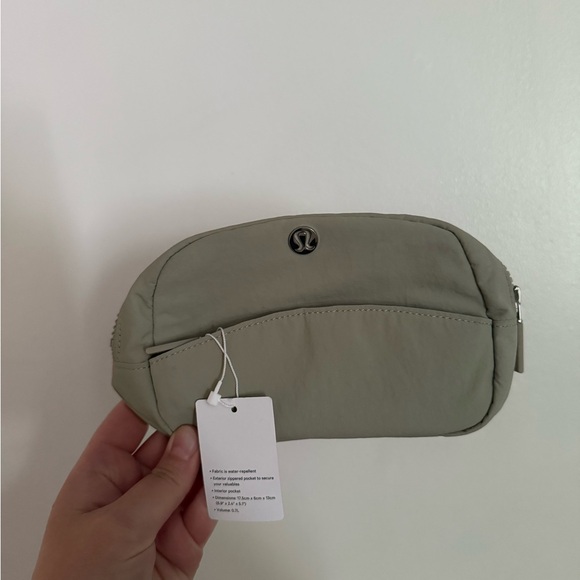 Lululemon | Double Zip Pouch Bag - Picture 5 of 5
